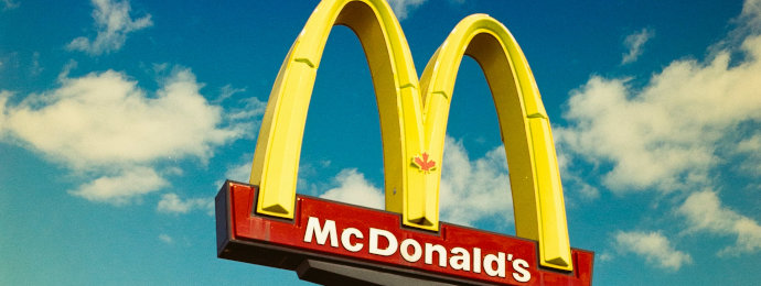 Die Kritik um Preissteigerungen bei McDonald’s nimmt zu und auch an der Börse wird die Kritik lauter - Newsbeitrag