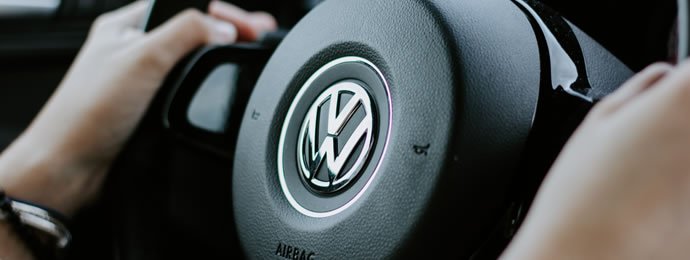 Volkswagen warnt, Comeback für Apple und Kursabsturz bei CompuGroup - BÖRSE TO GO
